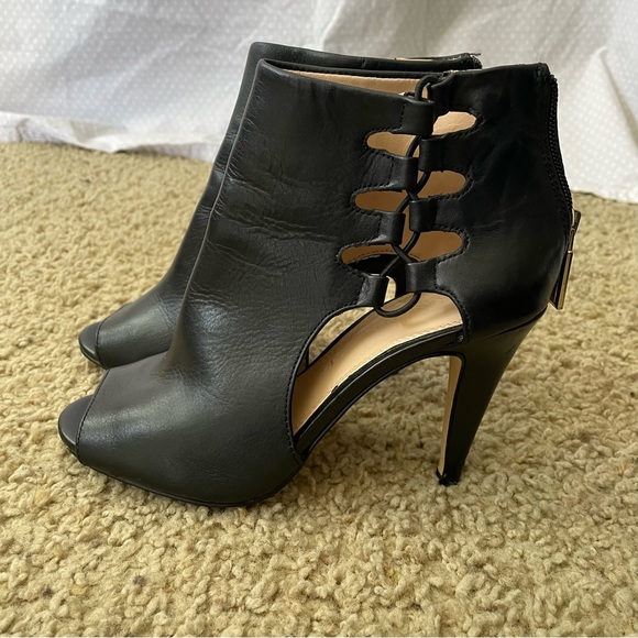 Banana Republic Open Toe Booties in Black Size 5 - Picture 8 of 16